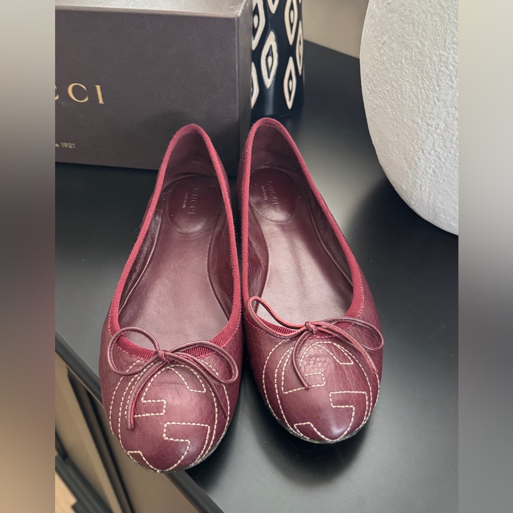 Gucci Soho flats in Oxblood red